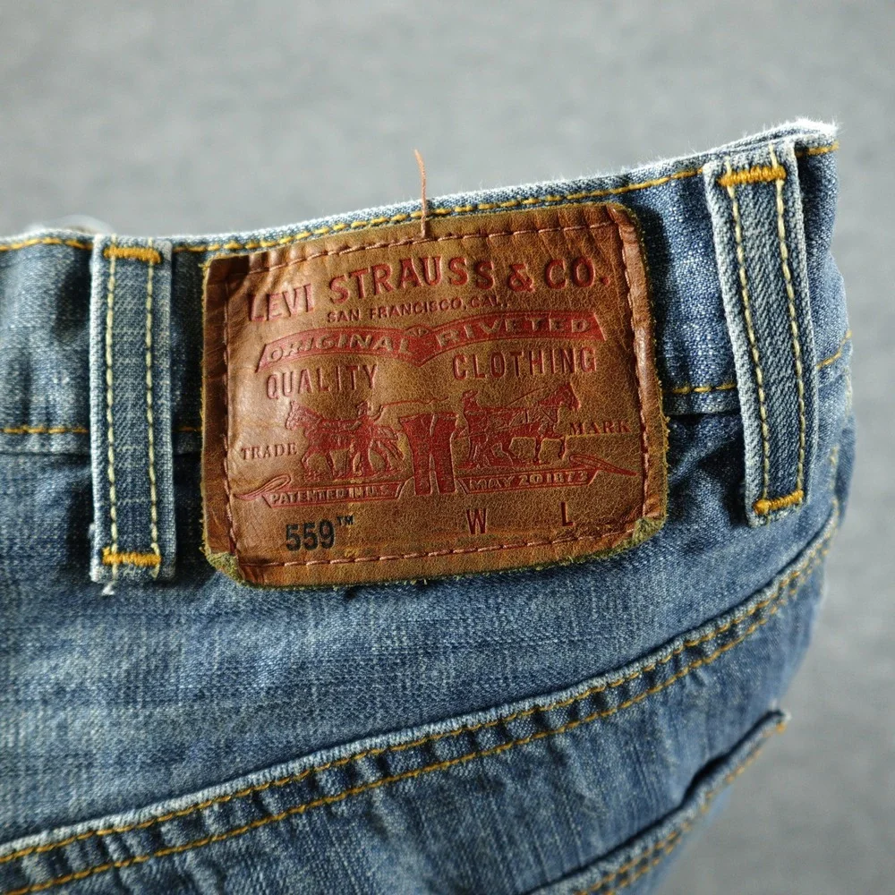 Vintage Levi's Jeans Mens 38x36 Blue 559 Relaxed Straight Leg Medium Wash Y2K‎